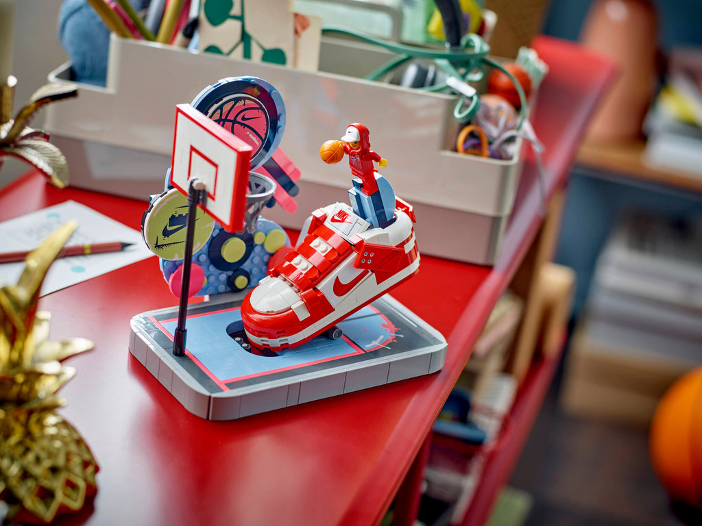 LEGO: Nike Dunk Trickshot (#43021)