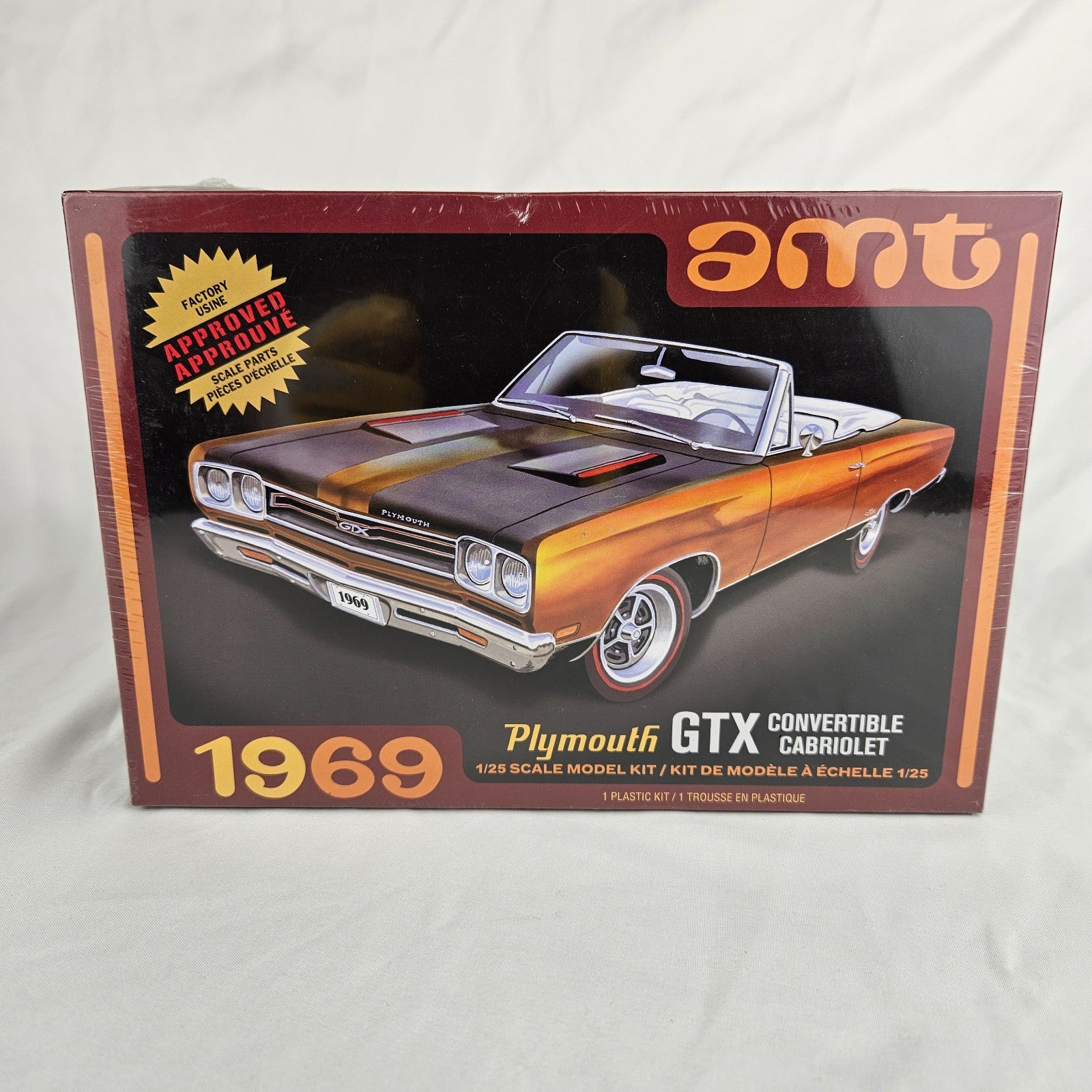 AMT: 1:25 Scale 1969 Plymouth GTX Convertible Cabriolet
