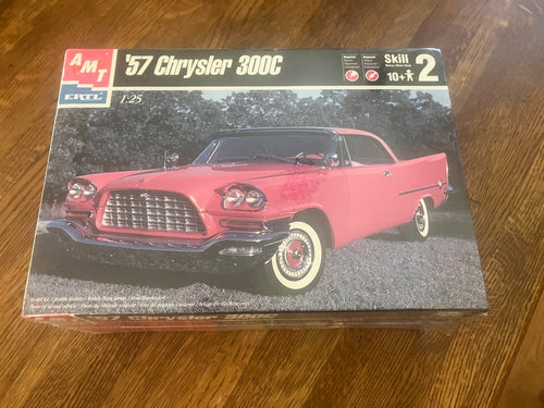AMT: 1:25 Scale '57 Chrysler 300C Model Kit (Sun Damaged) [As-Is]