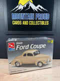 AMT: 1:25 Scale 1940 Ford Coupe Model Kit (Skill 2)