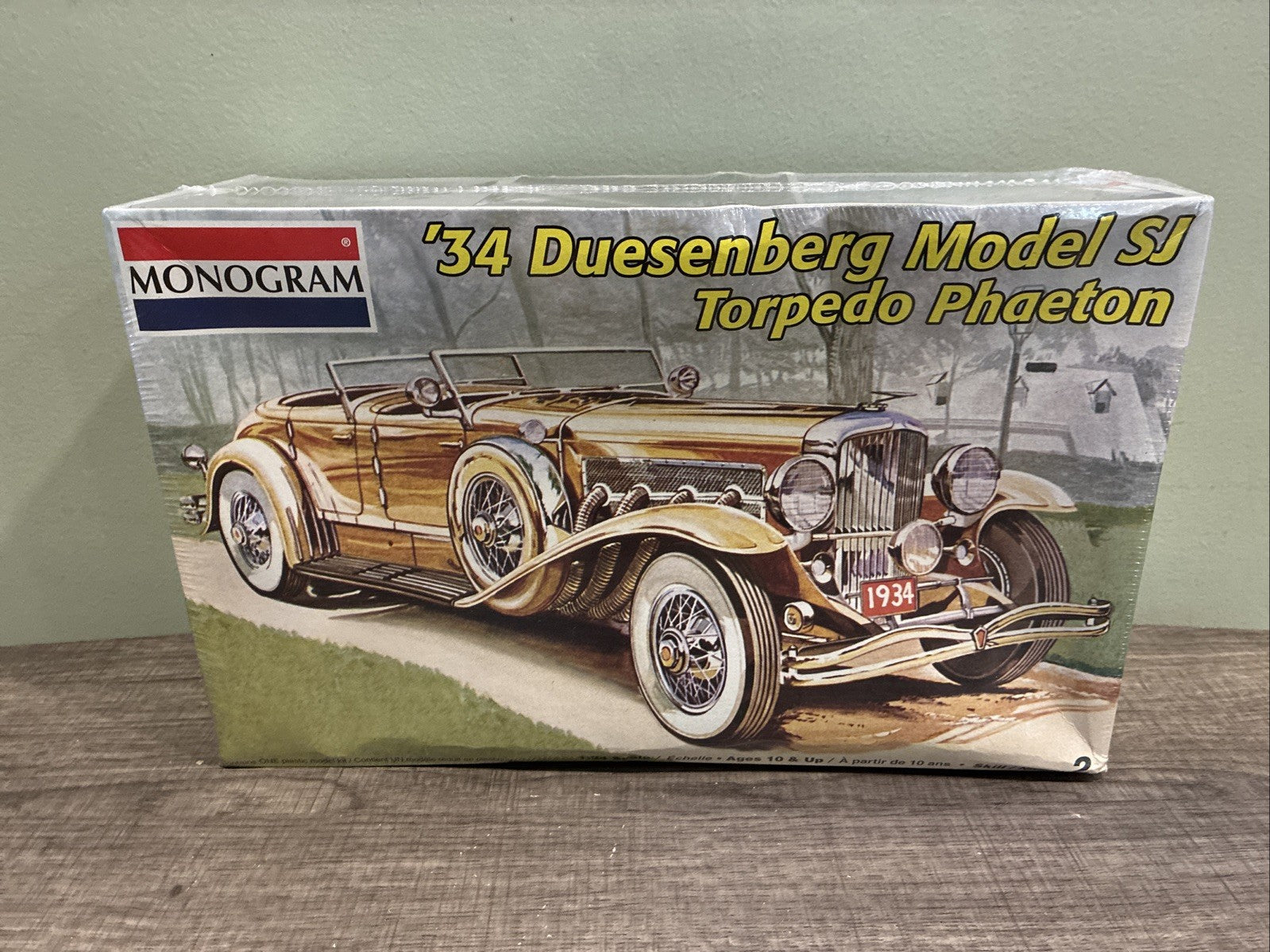 Monogram: 1:24 Scale '34 Duesenberg Model SJ Torpedo Phantom (Skill 2)