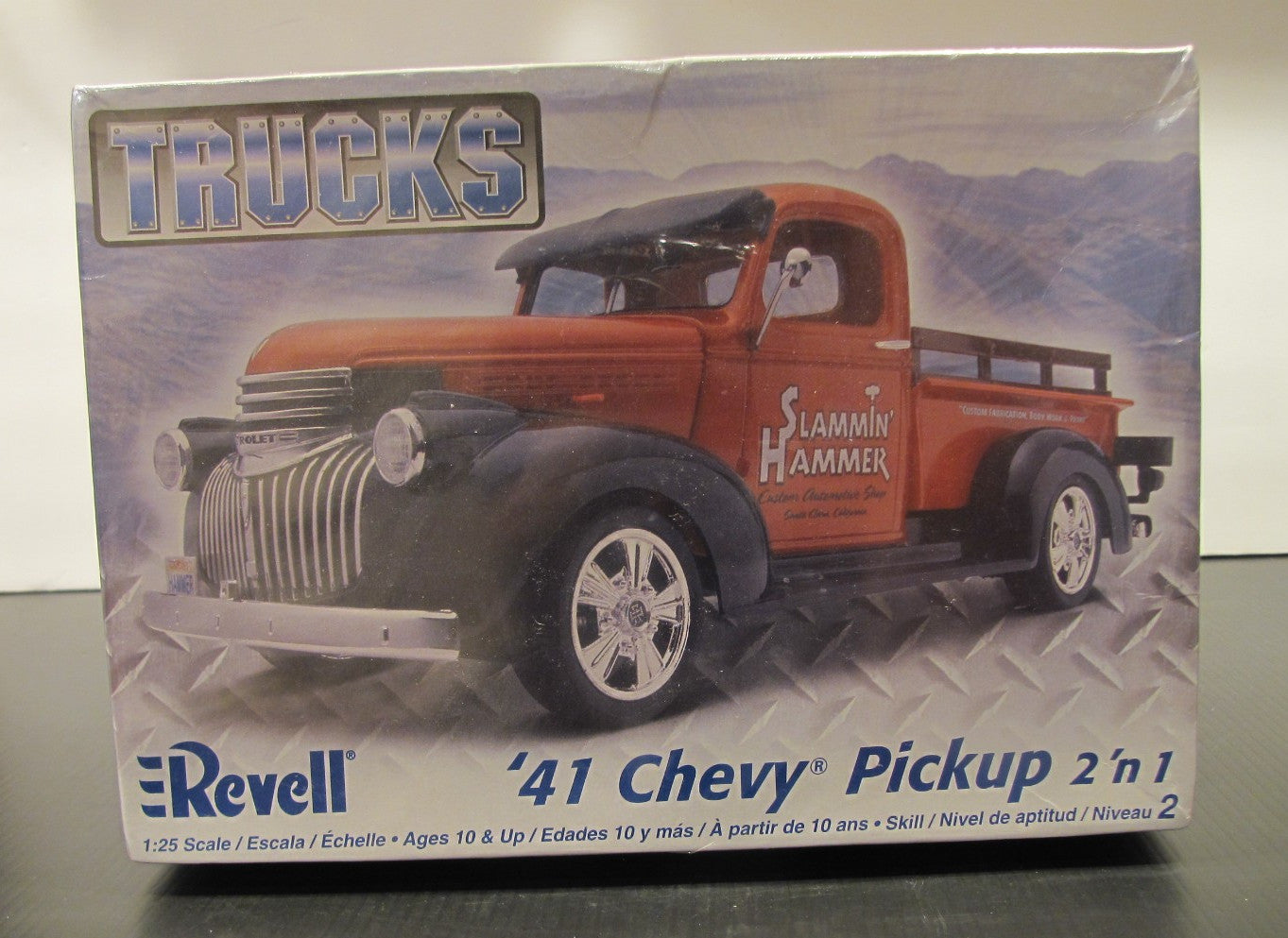 Revell: 1:25 Scale '41 Chevy Pickup 2 'n 1 Model Kit