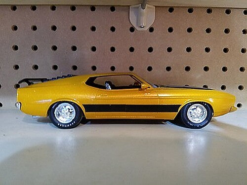 MPC: 1:25 Scale '73 Mustang Model Kit [Skill 2]