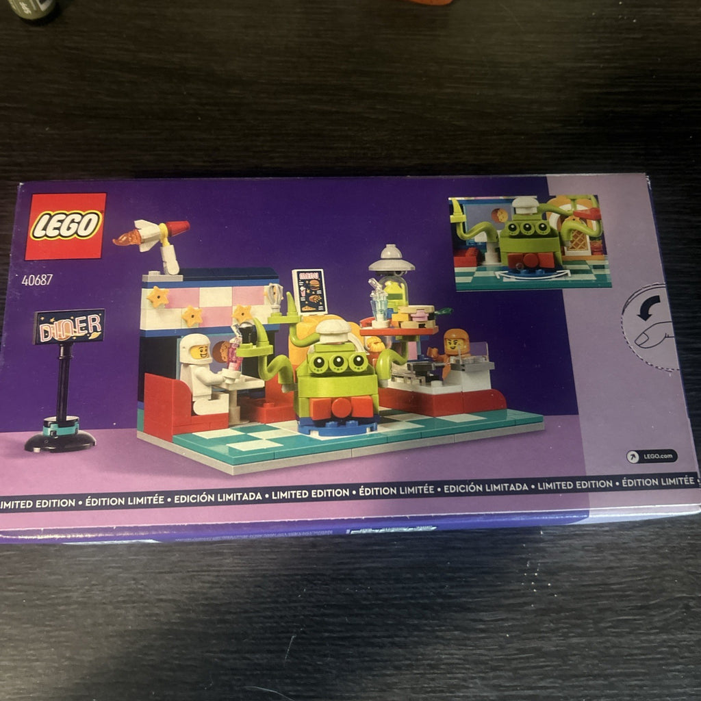 LEGO: Limited Edition - Alien Space Diner (#40687)